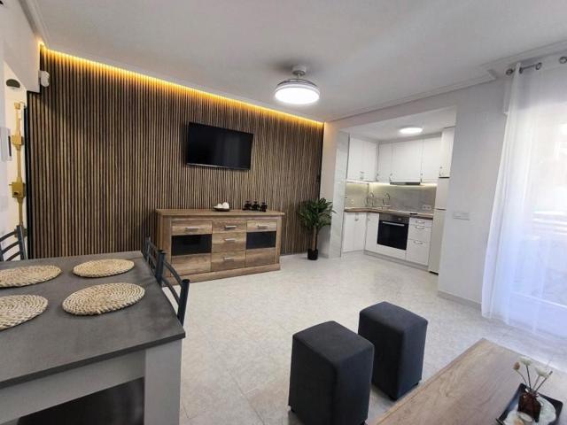 Apartamento en venta en Torrevieja, El Molino photo 0