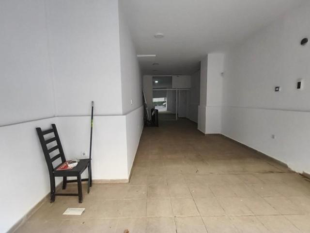 Local comercial en venta en Valencia, Tormos photo 0