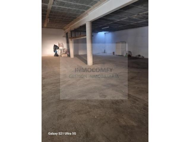 Local comercial en venta en La Bisbal d'Empordà photo 0