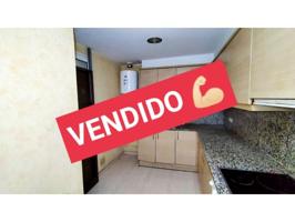 Piso en venta en La Bisbal d'Empordà photo 0