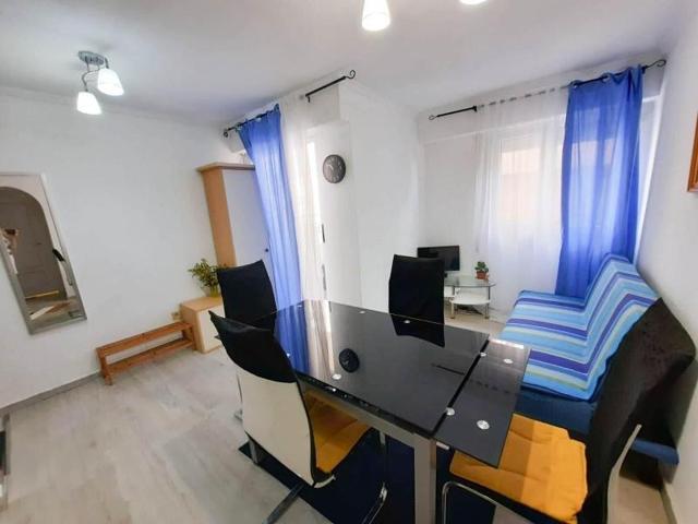 Apartamento en venta en Torrevieja, Centro photo 0