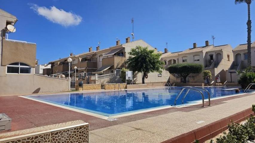 Bungalow en venta en Torrevieja, Aguas Nuevas photo 0