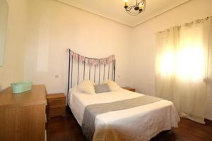 Apartamento en venta en Badajoz, Pardaleras photo 0