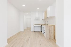 Planta baja en venta en Valencia, Torrefiel photo 0