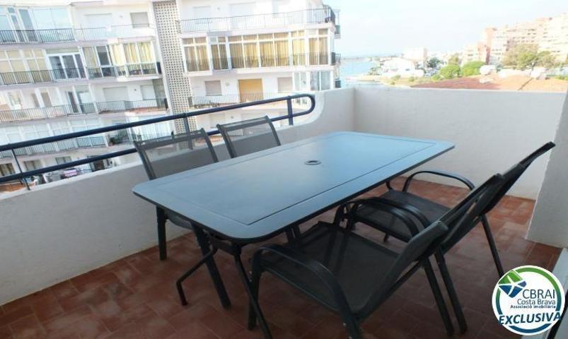 Apartamento en venta en Roses, Santa Margarida photo 0