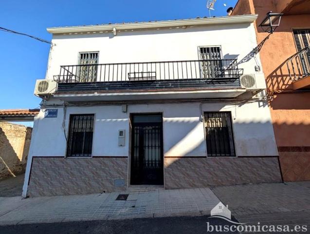 Chalet en venta en Linares, Calle Zambrana, 23700 photo 0