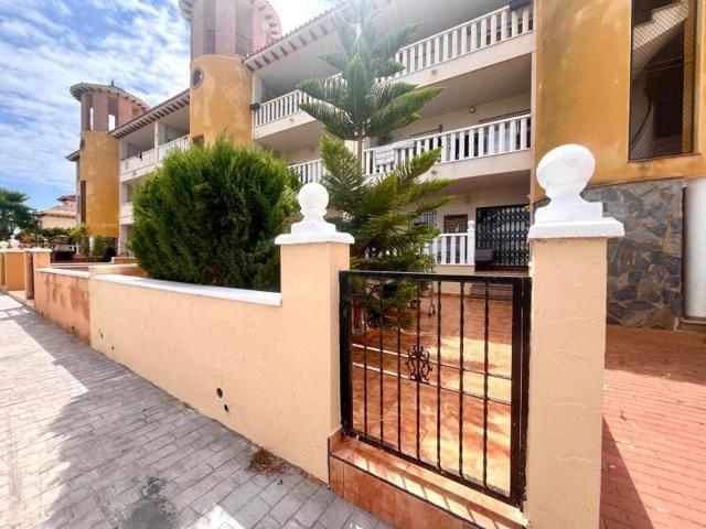 Bungalow en venta en Orihuela Costa, Lomas de Cabo Roig-Los Dolses photo 0