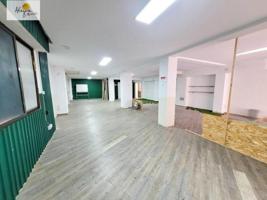 Local comercial en venta en Valencia, Benicalap photo 0