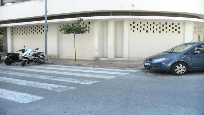 Local comercial en venta en Denia, CIU CENTRO SALUD photo 0