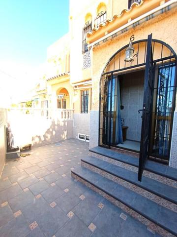 Duplex en venta en Torrevieja, La Mata photo 0