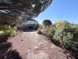 Casa con terreno en venta en Hontoba photo 0