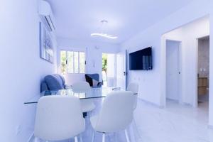 Apartamento en venta en Torrevieja, Centro photo 0