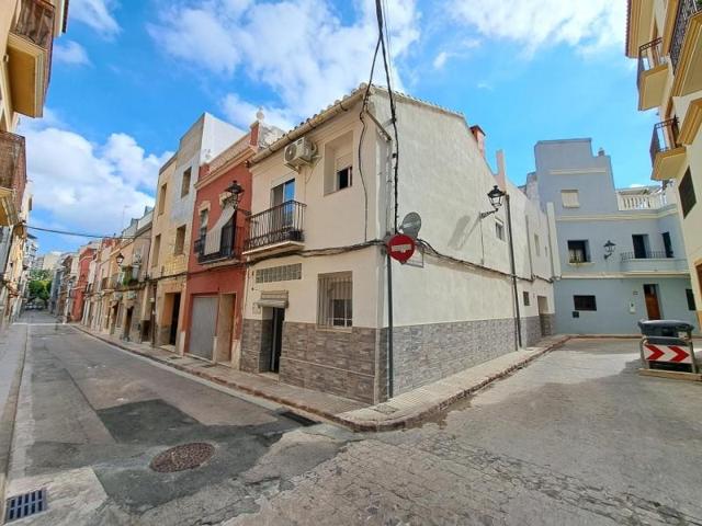 Casa en venta en Alzira, Caputxins photo 0