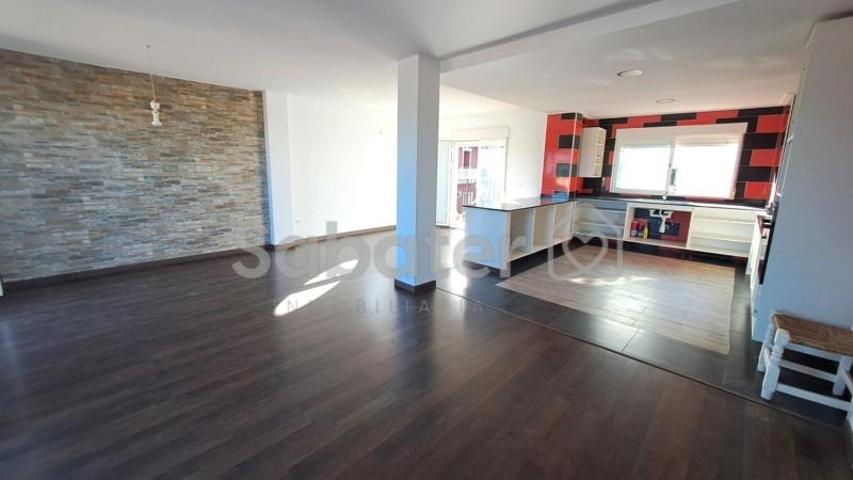 Casa en venta en Ador, Ador photo 0