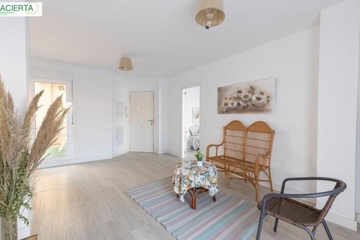 Piso en venta en Armilla, Avenida de los ogijares photo 0