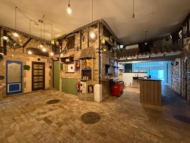 Local comercial en venta en Denia photo 0