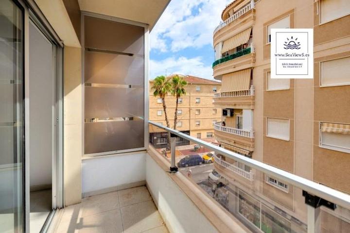 Apartamento en venta en Torrevieja, Las Piscinas Naturales photo 0
