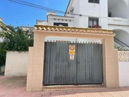 Duplex en venta en Torrevieja, Calas blanca photo 0