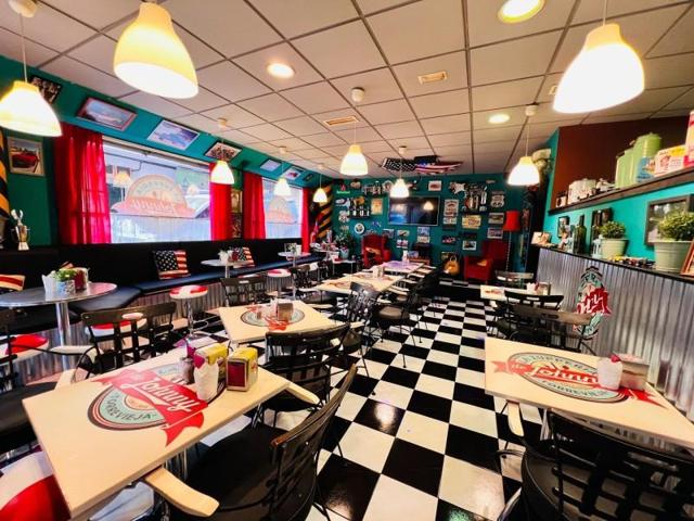 Local comercial en venta en Torrevieja, Torrevieja photo 0