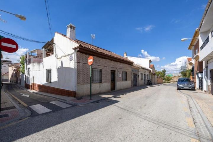 Casa en venta en Granada, Barrio de los Periodistas photo 0