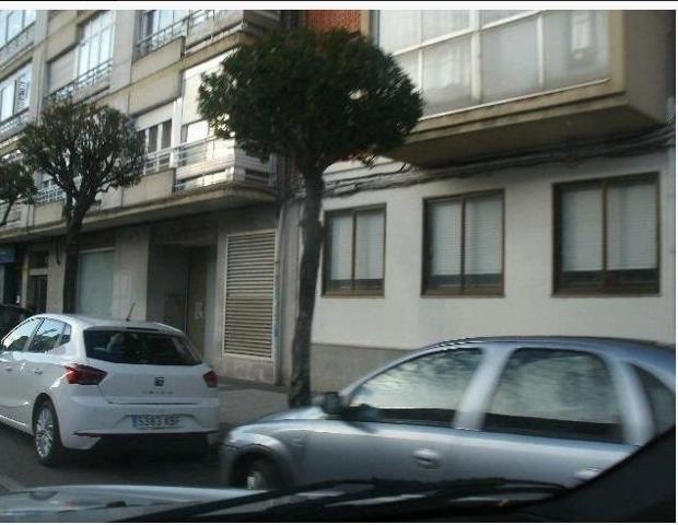 Local comercial en venta en León, Centro photo 0