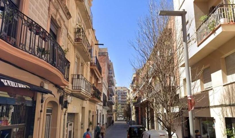 Piso en venta en Barcelona, Sants - Badal photo 0