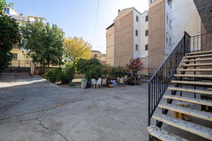 Casa en venta en Zubia, La Zubia photo 0