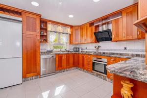 Chalet en venta en Ogíjares, Zona metropolitana photo 0