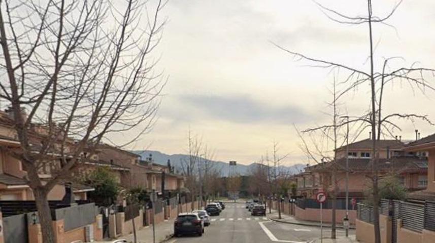 Casa en venta en Santa Perpètua de Mogoda, Terrablanca photo 0