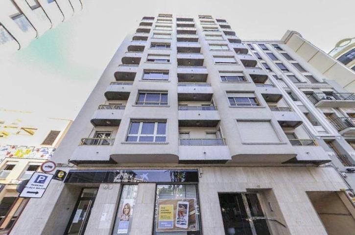 Local comercial en venta en Alzira, Alzira photo 0