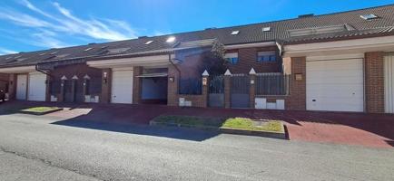 Adosada en venta en Astillero, Costa de cantabria photo 0