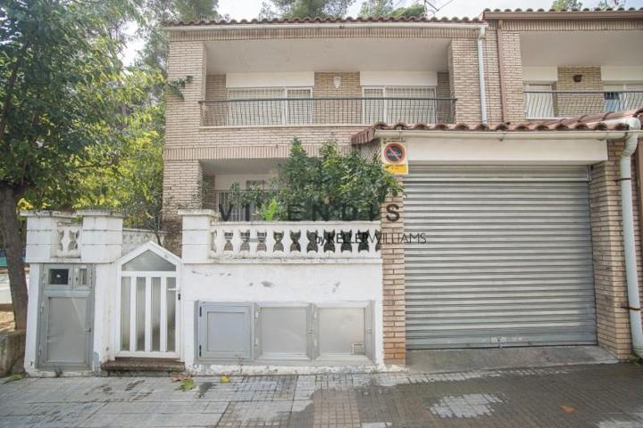 Adosada en venta en Sant Andreu de la Barca, Can salvi photo 0