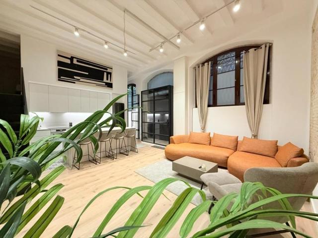 Duplex en venta en Barcelona, El Gòtic photo 0