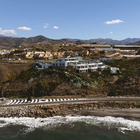 Casa en venta en Torrox, Playa photo 0