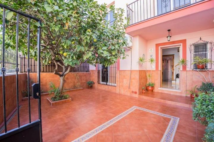 Adosada en venta en Fuengirola, Recinto Ferial photo 0
