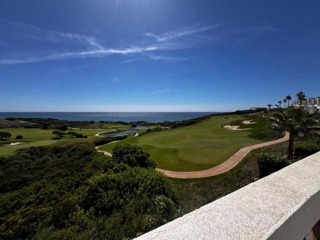 Apartamento en venta en La Línea de la Concepción, Alcaidesa photo 0