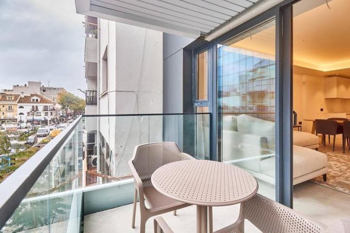 Apartamento en venta en Fuengirola, Puerto Deportivo photo 0