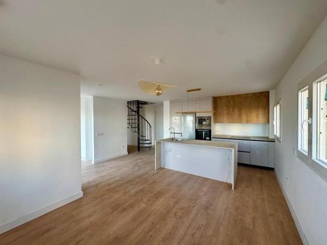 Duplex en venta en Torremolinos, Montemar photo 0