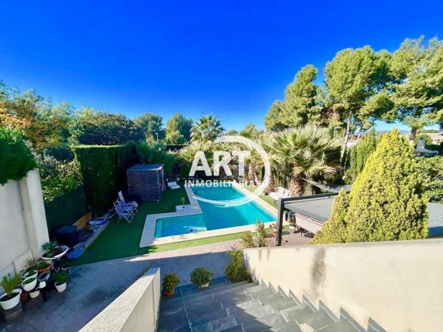 Chalet en venta en Llíria photo 0