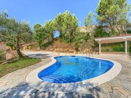 Casa en venta en Corbera de Llobregat photo 0