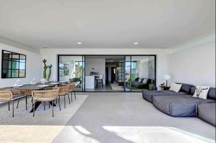 Piso en venta en Estepona, Estepona photo 0