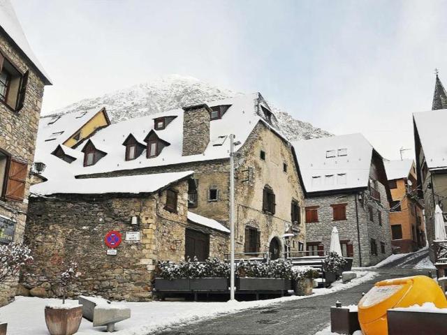 Terreno en venta en Naut Aran photo 0