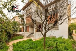 Casa en venta en Granada, Granada photo 0