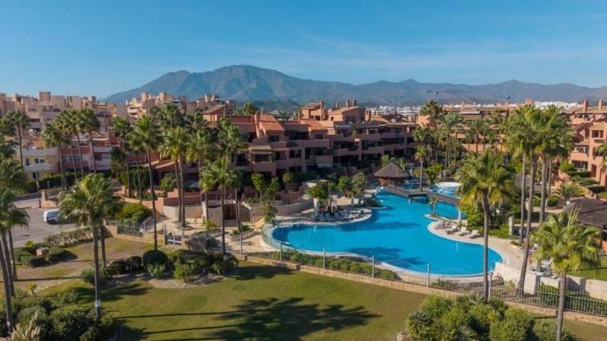 Aticos en venta en Estepona, Estepona photo 0