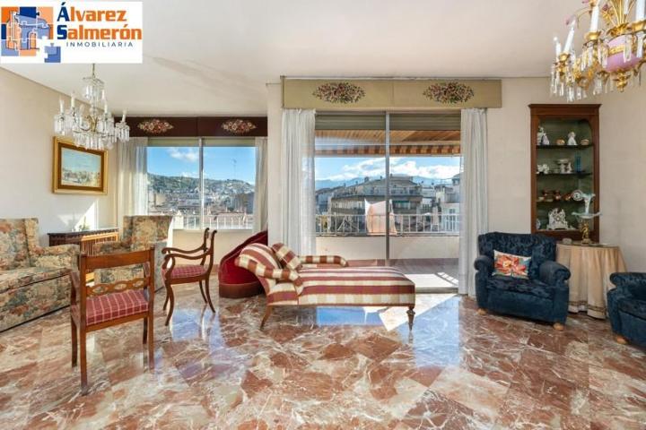 Piso en venta en Granada, Centro photo 0