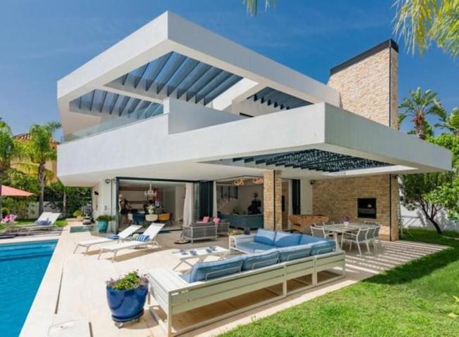 Chalet en venta en Marbella, Nueva Andalucia - Altos del Rodeo photo 0