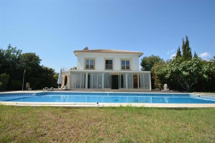 Chalet en venta en Marbella, Marbella photo 0