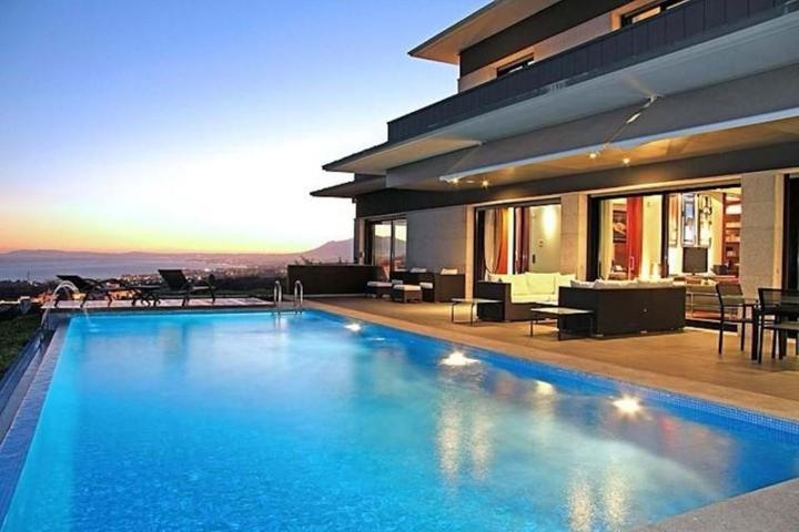 Chalet en venta en Marbella, Marbella photo 0