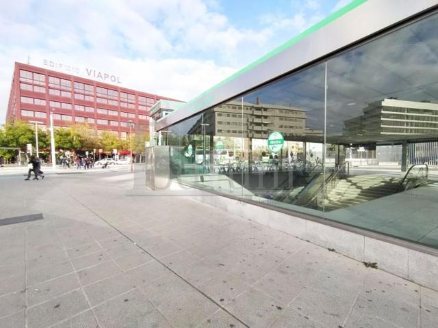 Garaje en alquiler en Sevilla, Nervion - La Buhaira photo 0