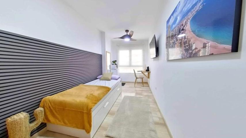 Habitación en alquiler en Alicante, Centro Tradicional photo 0